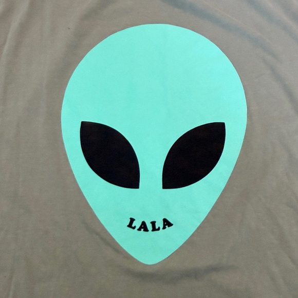 Dressed in LALA Rare! Oversized Alien Tee - S/M - Picture 2 of 6